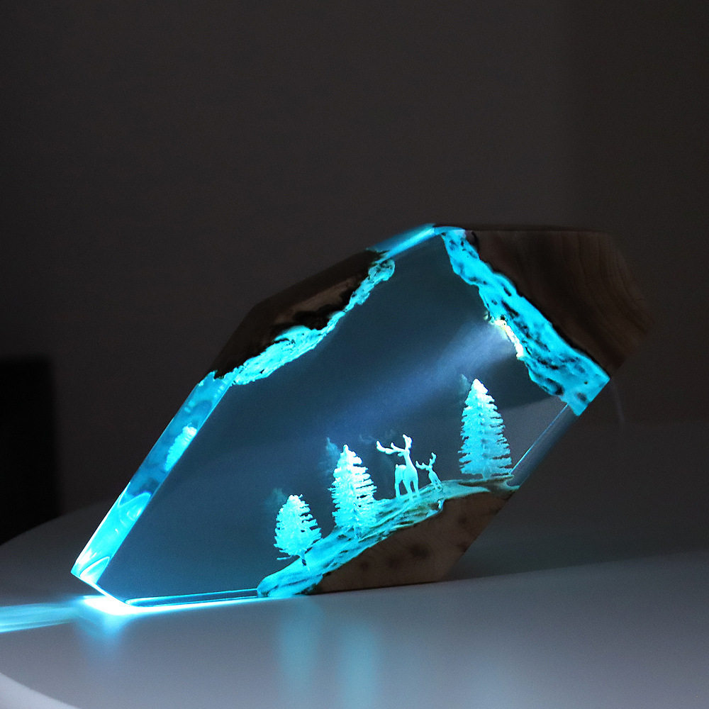 Resin Art Home Decor - งานศิลปะตั้งโต๊ะรูปกวางนางฟ้าในป่า ของตกแต่งเรืองแสงแบบสั่งทำพิเศษ รูปเรือจม ปลาหมึก วัสดุไม้เนื้อแข็งและเรซิ่น ของตกแต่งบ้าน